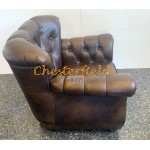 Chesterfield Monk Ledersessel,  Antikmittelbraun (A5M)