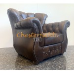 Chesterfield Monk Ledersessel,  Antikmittelbraun (A5M)