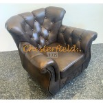 Chesterfield Monk Ledersessel,  Antikmittelbraun (A5M)