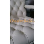 King Off Weiss (K2) Chesterfield Armstuhl